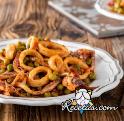 Calamares con guisantes