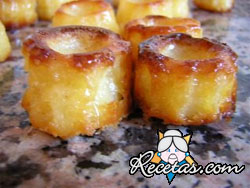 Cannelés de Burdeos