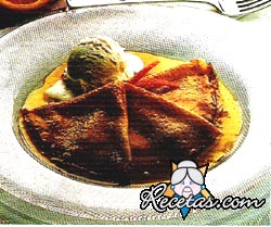 Crepes suzette con helado