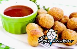 Croquetas de cerdo con salsa picante