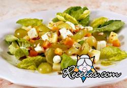 Ensalada con mozzarella a las hierbas