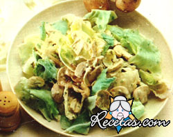 Ensalada de lechuga y champiñones