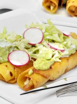 Flautas de pollo