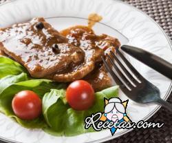 Mole de cerdo con salsa de chocolate