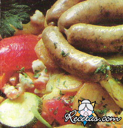 Papas en ratatouille con salchichas