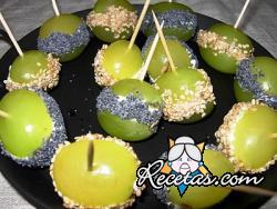 Pincho de uvas y queso