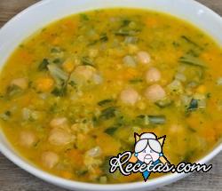 Sopa de calabaza, garbanzos y remolacha