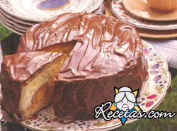 Torta de duraznos con nueces